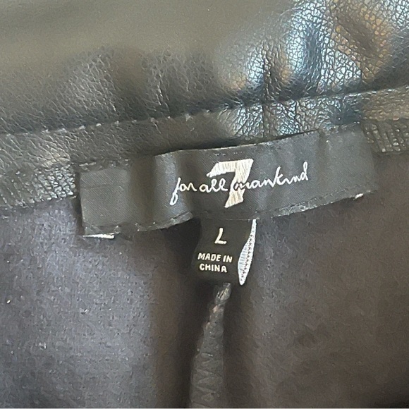 7 For All Mankind Faux Leather High Waisted Straight Leg Crop Gaucho Pants L NEW - Picture 7 of 7